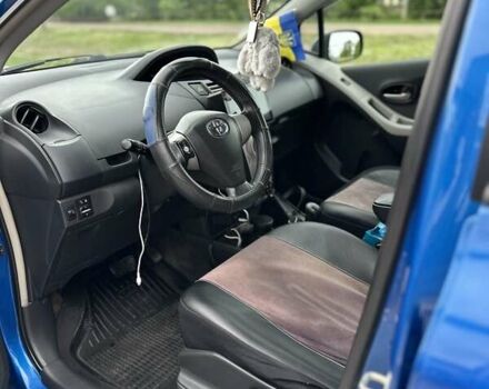 Синий Тойота Ярис, объемом двигателя 1.3 л и пробегом 256 тыс. км за 6000 $, фото 9 на Automoto.ua