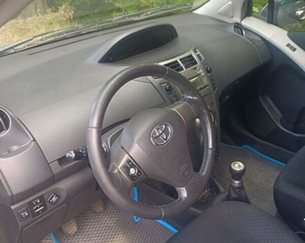 Синий Тойота Ярис, объемом двигателя 1 л и пробегом 166 тыс. км за 3900 $, фото 23 на Automoto.ua