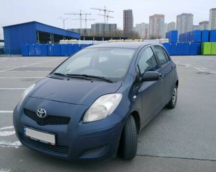 Синій Тойота Яріс, об'ємом двигуна 1 л та пробігом 195 тис. км за 4999 $, фото 1 на Automoto.ua