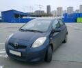 Синій Тойота Яріс, об'ємом двигуна 1 л та пробігом 195 тис. км за 4999 $, фото 1 на Automoto.ua