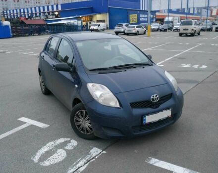 Синій Тойота Яріс, об'ємом двигуна 1 л та пробігом 195 тис. км за 4999 $, фото 2 на Automoto.ua