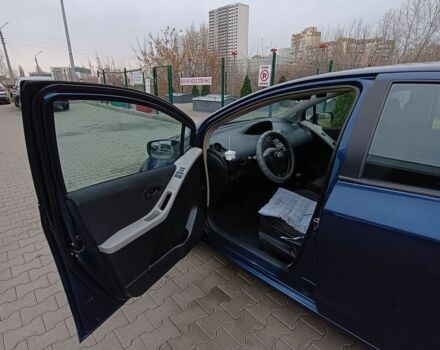 Синий Тойота Ярис, объемом двигателя 1 л и пробегом 3 тыс. км за 6000 $, фото 3 на Automoto.ua