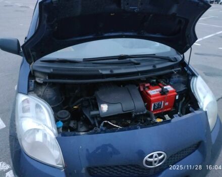 Синій Тойота Яріс, об'ємом двигуна 1 л та пробігом 195 тис. км за 4999 $, фото 23 на Automoto.ua