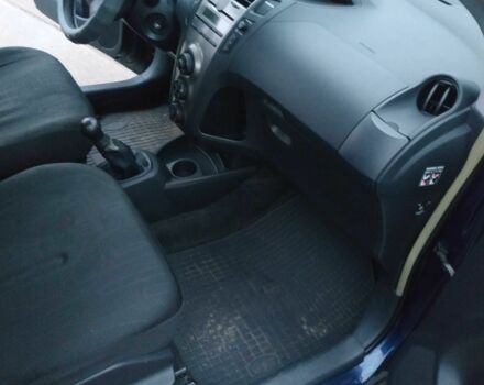 Синій Тойота Яріс, об'ємом двигуна 1 л та пробігом 195 тис. км за 4999 $, фото 14 на Automoto.ua