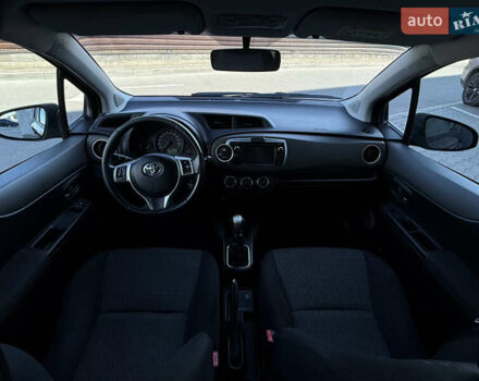 Тойота Яріс 2013 у Рівному на Automoto.ua Синій Тойота Яріс, об'ємом двигуна 1.4 л та пробігом 181 тис. км за 7500 $, фото 4 на Automoto.ua