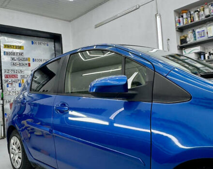 Синий Тойота Ярис, объемом двигателя 1.5 л и пробегом 212 тыс. км за 8000 $, фото 2 на Automoto.ua