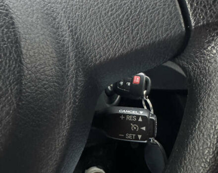 Синий Тойота Ярис, объемом двигателя 1.5 л и пробегом 212 тыс. км за 8000 $, фото 31 на Automoto.ua