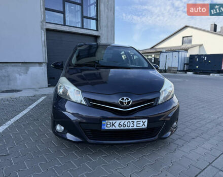 Тойота Яріс 2013 у Рівному на Automoto.ua Синій Тойота Яріс, об'ємом двигуна 1.4 л та пробігом 181 тис. км за 7500 $, фото 1 на Automoto.ua