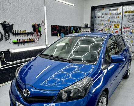 Синий Тойота Ярис, объемом двигателя 1.5 л и пробегом 212 тыс. км за 8000 $, фото 5 на Automoto.ua