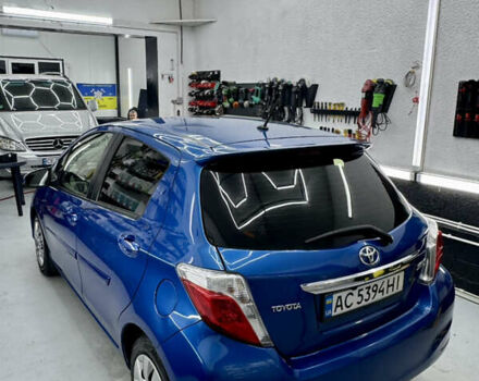 Синий Тойота Ярис, объемом двигателя 1.5 л и пробегом 212 тыс. км за 8000 $, фото 6 на Automoto.ua