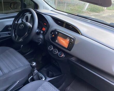 Тойота Яріс 2016 у Никополе на Automoto.ua Синій Тойота Яріс, об'ємом двигуна 1.36 л та пробігом 174 тис. км за 10500 $, фото 9 на Automoto.ua