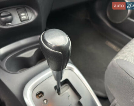 Синій Тойота Яріс, об'ємом двигуна 1.5 л та пробігом 99 тис. км за 11500 $, фото 23 на Automoto.ua