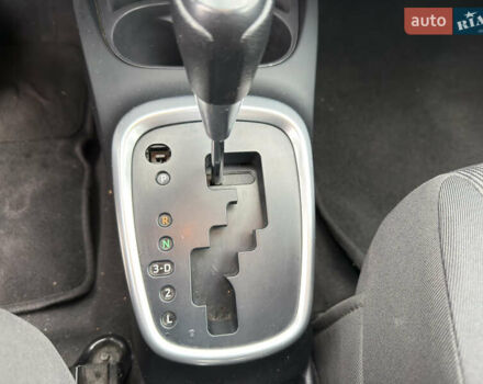 Синій Тойота Яріс, об'ємом двигуна 1.5 л та пробігом 99 тис. км за 11500 $, фото 24 на Automoto.ua