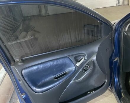 Синий Тойота Ярис, объемом двигателя 1 л и пробегом 126 тыс. км за 3200 $, фото 7 на Automoto.ua