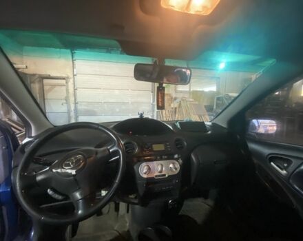 Синий Тойота Ярис, объемом двигателя 1 л и пробегом 126 тыс. км за 3200 $, фото 4 на Automoto.ua