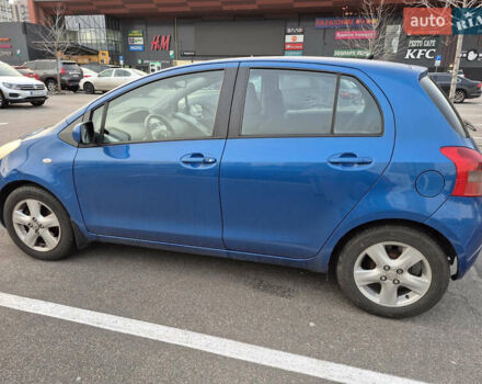 Синий Тойота Ярис, объемом двигателя 1.3 л и пробегом 200 тыс. км за 5200 $, фото 2 на Automoto.ua