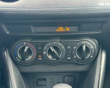 Синій Тойота Яріс, об'ємом двигуна 1.5 л та пробігом 170 тис. км за 12790 $, фото 27 на Automoto.ua