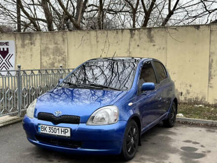 Синий Тойота Ярис, объемом двигателя 1 л и пробегом 261 тыс. км за 3300 $, фото 1 на Automoto.ua