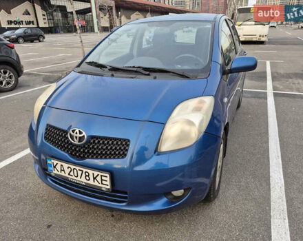 Синий Тойота Ярис, объемом двигателя 1.3 л и пробегом 200 тыс. км за 5200 $, фото 1 на Automoto.ua