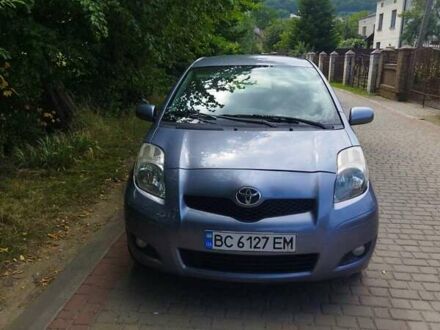 Тойота Ярис 2010 в Львове на Automoto.ua Синий Тойота Ярис, объемом двигателя 1 л и пробегом 166 тыс. км за 3900 $, фото 1 на Automoto.ua