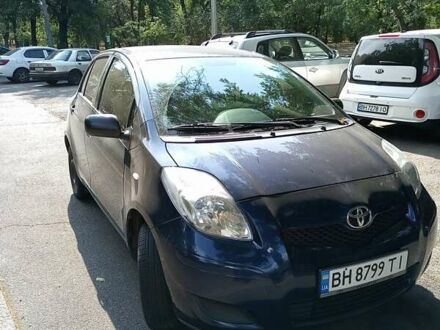 Тойота Яріс 2011 у Одесі на Automoto.ua Синій Тойота Яріс, об'ємом двигуна 1 л та пробігом 114 тис. км за 5600 $, фото 1 на Automoto.ua
