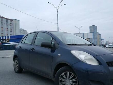 Синий Тойота Ярис, объемом двигателя 0 л и пробегом 195 тыс. км за 4999 $, фото 1 на Automoto.ua