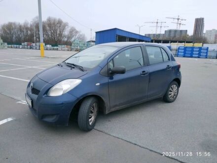 Синий Тойота Ярис, объемом двигателя 1 л и пробегом 195 тыс. км за 4999 $, фото 1 на Automoto.ua
