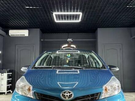 Синий Тойота Ярис, объемом двигателя 0 л и пробегом 158 тыс. км за 7900 $, фото 1 на Automoto.ua