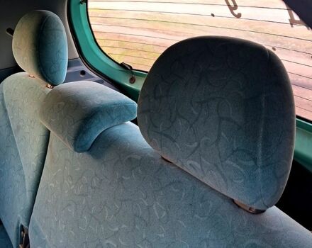 Зеленый Тойота Ярис, объемом двигателя 1 л и пробегом 254 тыс. км за 3000 $, фото 2 на Automoto.ua