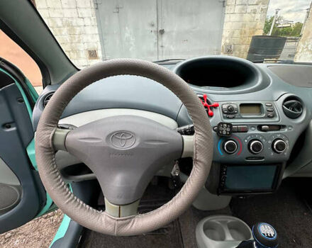 Зеленый Тойота Ярис, объемом двигателя 1 л и пробегом 264 тыс. км за 2300 $, фото 4 на Automoto.ua