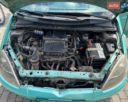 Зеленый Тойота Ярис, объемом двигателя 1 л и пробегом 264 тыс. км за 2300 $, фото 1 на Automoto.ua