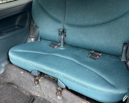 Зеленый Тойота Ярис, объемом двигателя 1 л и пробегом 264 тыс. км за 2300 $, фото 7 на Automoto.ua