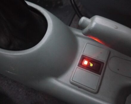 Зеленый Тойота Ярис, объемом двигателя 1 л и пробегом 370 тыс. км за 3000 $, фото 10 на Automoto.ua