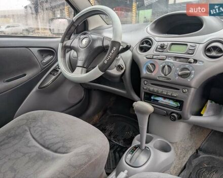 Зеленый Тойота Ярис, объемом двигателя 1.3 л и пробегом 250 тыс. км за 3350 $, фото 17 на Automoto.ua