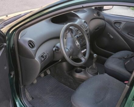 Зеленый Тойота Ярис, объемом двигателя 1 л и пробегом 133 тыс. км за 2800 $, фото 7 на Automoto.ua