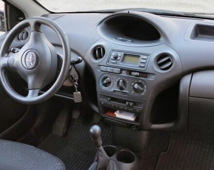 Зеленый Тойота Ярис, объемом двигателя 1 л и пробегом 133 тыс. км за 2800 $, фото 1 на Automoto.ua