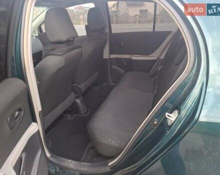 Зелений Тойота Яріс, об'ємом двигуна 1 л та пробігом 188 тис. км за 3750 $, фото 27 на Automoto.ua