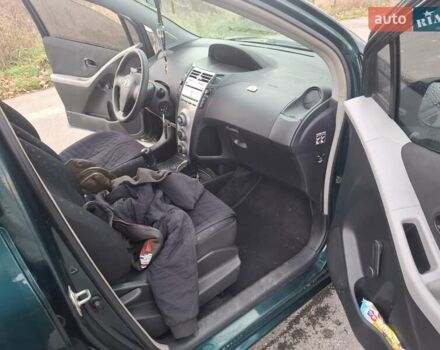 Зелений Тойота Яріс, об'ємом двигуна 1 л та пробігом 188 тис. км за 3750 $, фото 15 на Automoto.ua