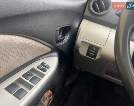 Зелений Тойота Яріс, об'ємом двигуна 1.3 л та пробігом 173 тис. км за 6400 $, фото 3 на Automoto.ua