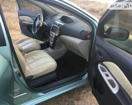 Зелений Тойота Яріс, об'ємом двигуна 1.3 л та пробігом 236 тис. км за 6366 $, фото 4 на Automoto.ua