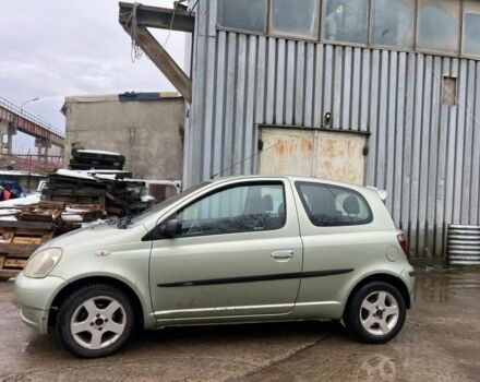 Зеленый Тойота Ярис, объемом двигателя 1.3 л и пробегом 180 тыс. км за 1100 $, фото 1 на Automoto.ua
