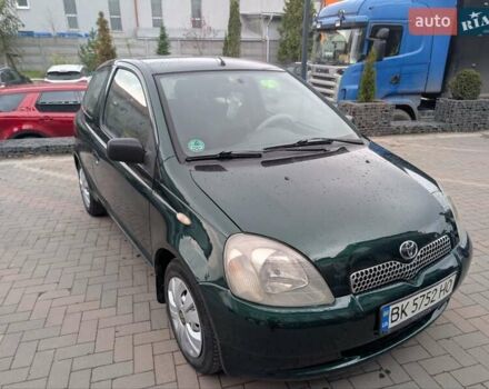 Зеленый Тойота Ярис, объемом двигателя 1.3 л и пробегом 250 тыс. км за 3350 $, фото 1 на Automoto.ua