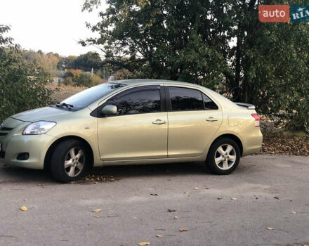 Зеленый Тойота Ярис, объемом двигателя 1.3 л и пробегом 379 тыс. км за 4700 $, фото 1 на Automoto.ua