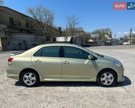 Зелений Тойота Яріс, об'ємом двигуна 1.5 л та пробігом 119 тис. км за 7000 $, фото 1 на Automoto.ua