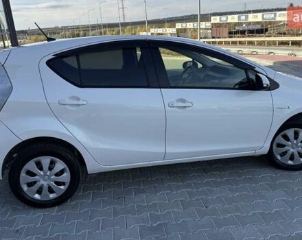 Белый Тойота Aqua, объемом двигателя 1.5 л и пробегом 85 тыс. км за 10499 $, фото 10 на Automoto.ua