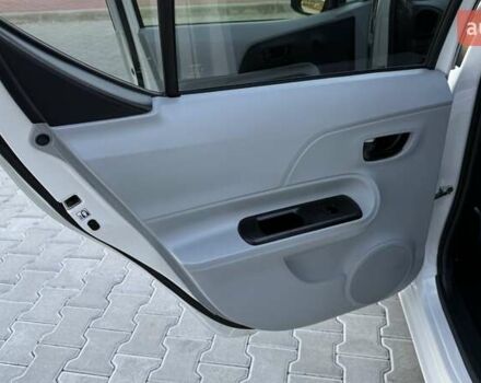 Белый Тойота Aqua, объемом двигателя 1.5 л и пробегом 85 тыс. км за 10499 $, фото 20 на Automoto.ua