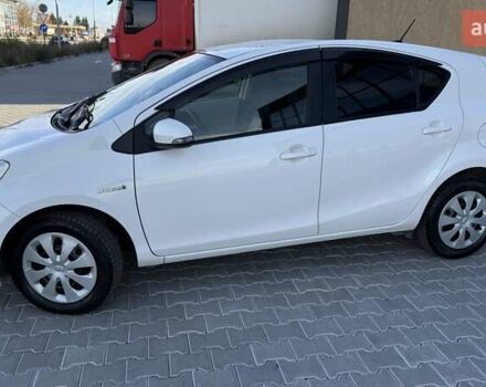 Белый Тойота Aqua, объемом двигателя 1.5 л и пробегом 85 тыс. км за 10499 $, фото 6 на Automoto.ua