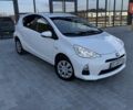 Белый Тойота Aqua, объемом двигателя 1.5 л и пробегом 85 тыс. км за 10499 $, фото 1 на Automoto.ua