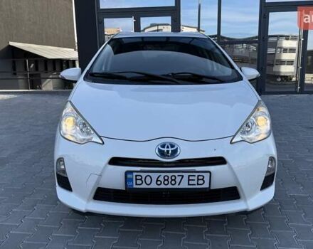 Белый Тойота Aqua, объемом двигателя 1.5 л и пробегом 85 тыс. км за 10499 $, фото 2 на Automoto.ua
