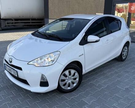 Белый Тойота Aqua, объемом двигателя 1.5 л и пробегом 85 тыс. км за 10499 $, фото 5 на Automoto.ua